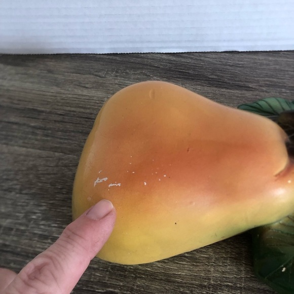 Vtg Vibrant Pear Chalkware Wall Art - Picture 12 of 13